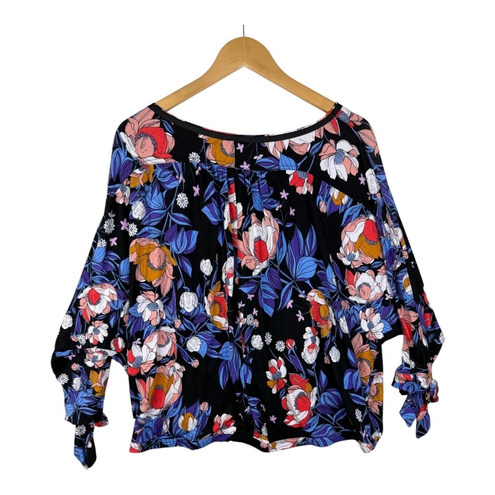 Free People Size Medium Top Shirt Black Floral Keepin On T-Shirt Boho Cropped - Picture 3 of 8